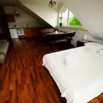Isaan オストシツェ